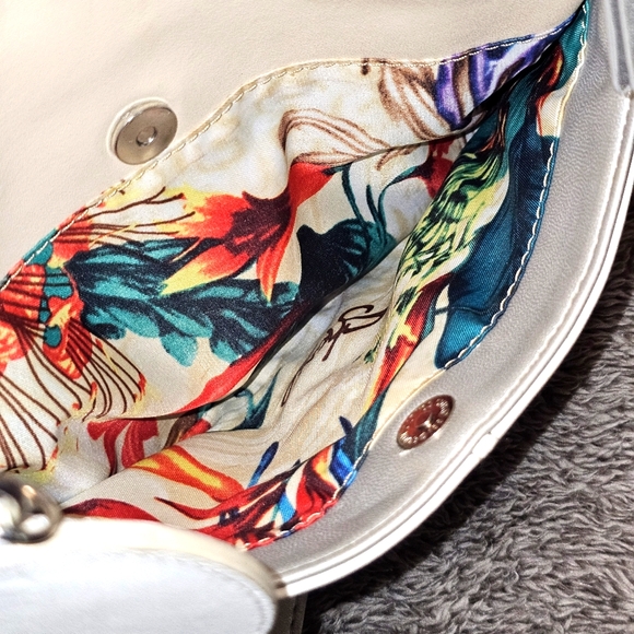 Sharif Zip Leather Crossbody Bag - Picture 11 of 15